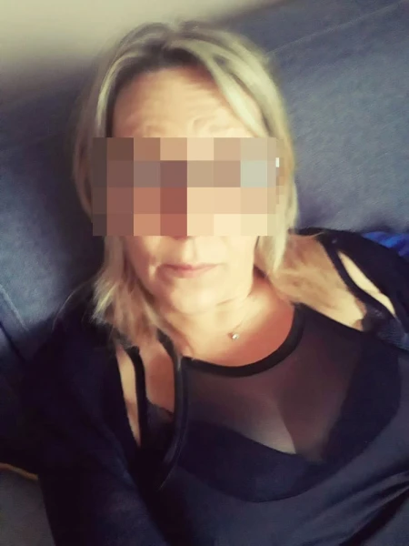 Sexe (Seine-St-Denis) avec MademoisellePoupee, 40 ans, une belle plante