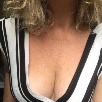 Camille45 Épinal : Besoin de sexe sans prise de tête