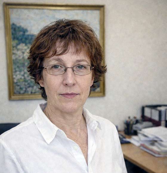Laetitia (58 ans) : Cougar libérée secteur Puteaux pour s'amuser