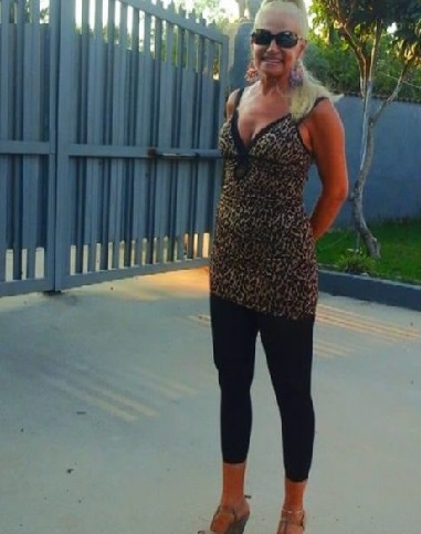 Samy (56 ans) : Cougar décomplexée secteur Pontault-Combault pour s'amuser