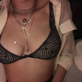 Thea76 (38 ans) vers Hennebont veut un plan cul respectueux